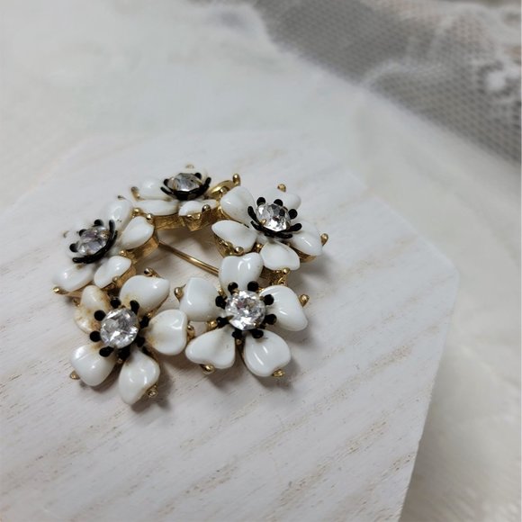 Kramer Circle Flower Pin Brooch Rhinestones - Picture 4 of 7